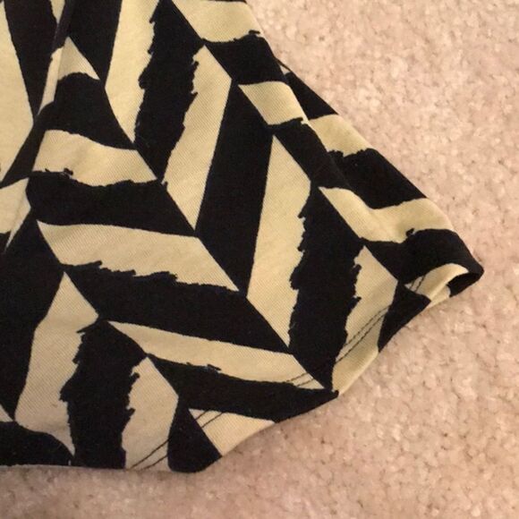 WOMEN’S LULAROE SIZE MEDIUM TOP! - Picture 9 of 11